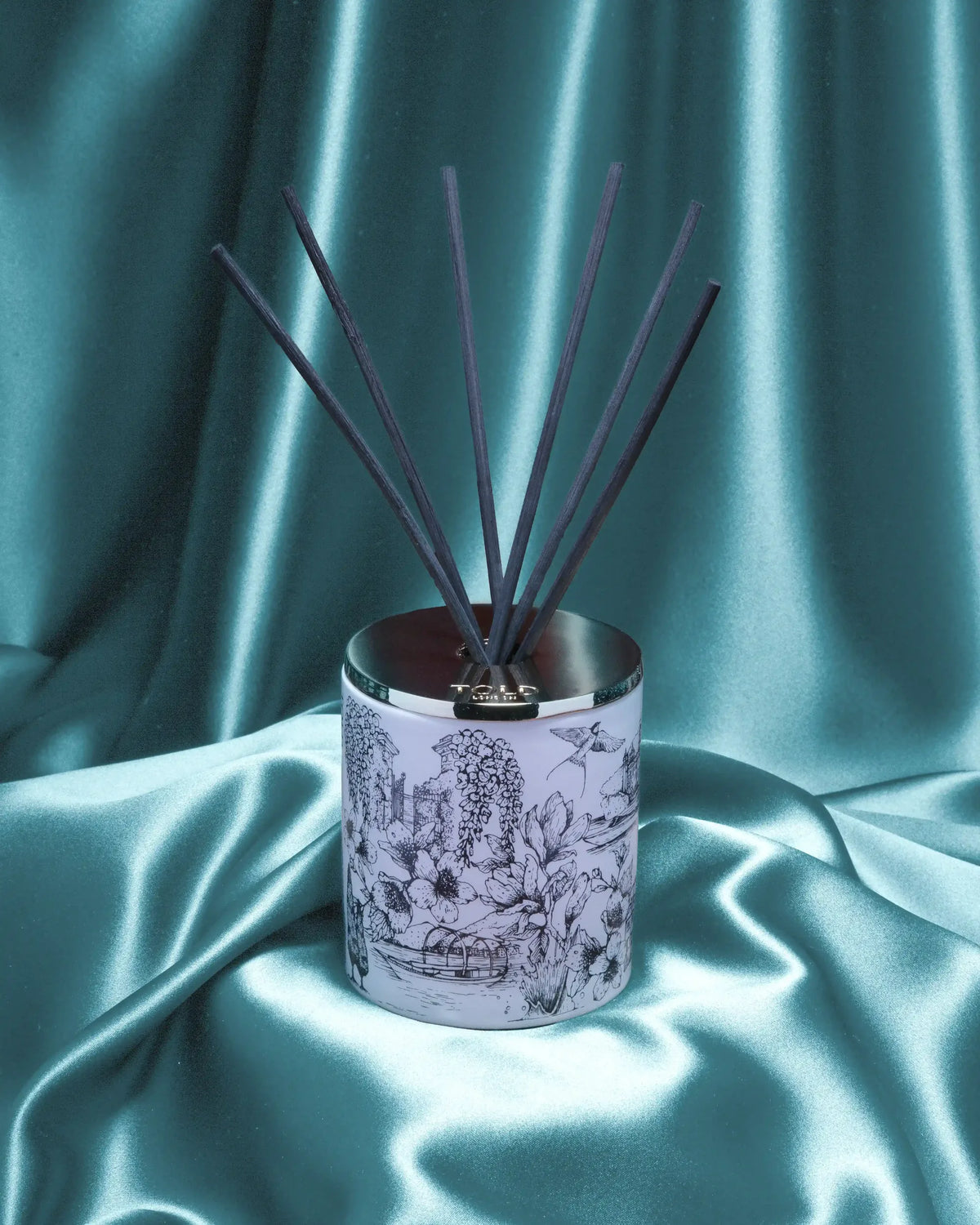 Kerry Lemon iliustracijos detalė ant porcelianinio indo: difuzorius Dancing Light, Lake Como, 200 ml
