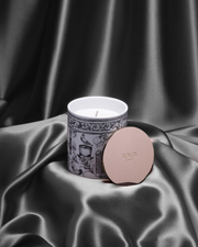 City Grandeur, London 300g 香氛蠟燭瓷器皿上的 Kerry Lemon 插畫細節